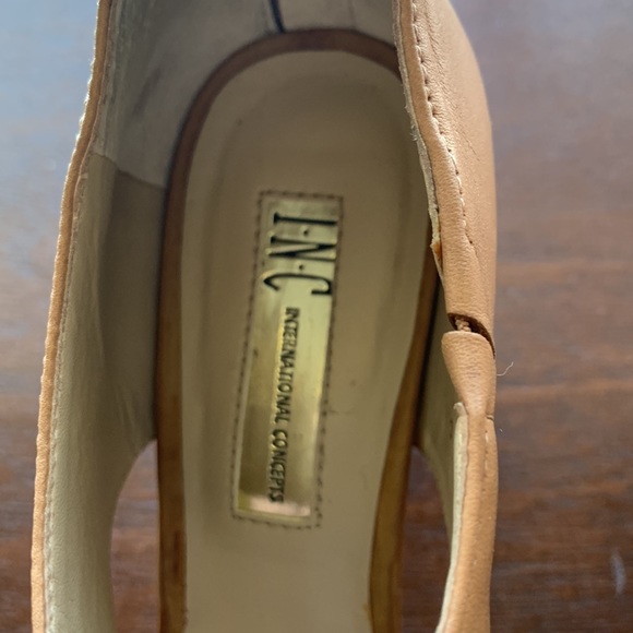 INC INTERNATIONAL CONCEPT shoes in tan color Size 6M - Picture 6 of 9